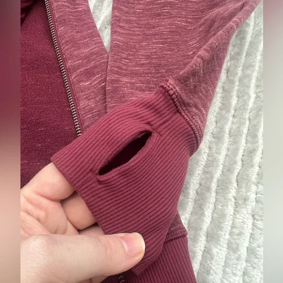 Lululemon Om & Roam Heathered Rust Berry Pullover Hoodie - Size 6 - Picture 3 of 8